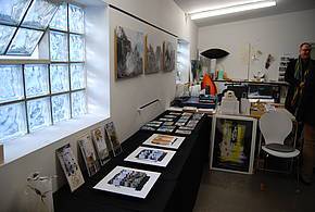 Das Atelier der Papierkünstlerin Waltraud Zinsser. Sie gehörte zu den Künstlern, die die Kleinschen Höfe zu kreativem Leben erweckten. 