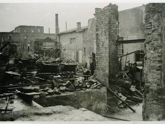 Elisabethenstraße 68-70 nach Bombenangriff 1944