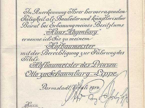 Reproduktion der Urkunde, die Philipp Klein 1914 zum "Hofbaumeister" des Prinzen Heinrich zu Schaumburg-Lippe ernennt.