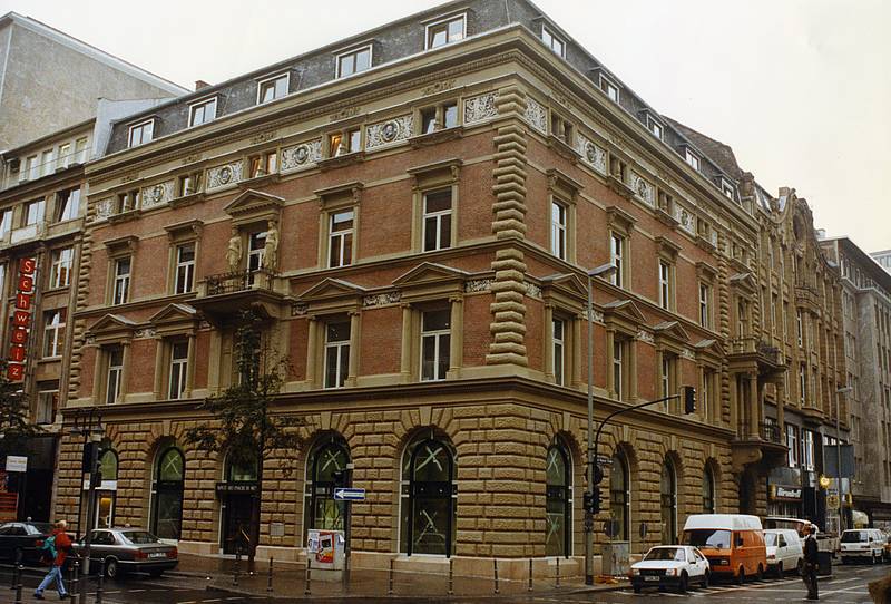 Die italienische Bank Monte dei Paschi di Siena in Frankfurt 