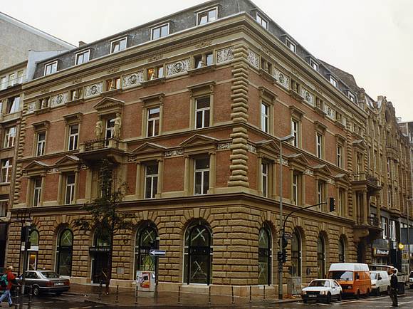 Die italienische Bank Monte dei Paschi di Siena in Frankfurt 
