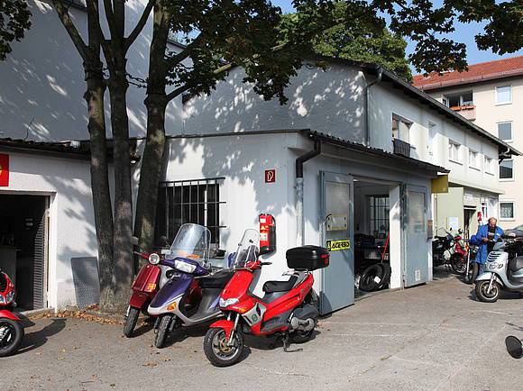 Die ehemalige Schlosserei der Firma Klein: In den Kleinschen Höfen wurde sie zur Motorradwerkstatt.