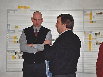 Hanns-Michael Haldy in der "Kommandozentrale" der Firma Klein: Die wirtschaftliche Situation des Unternehmens war ernst.