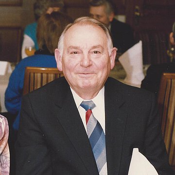 Ehrung von Herrn Neuroth für 50 Jahre Firmentreue. Feier im Weinmichl 1986.