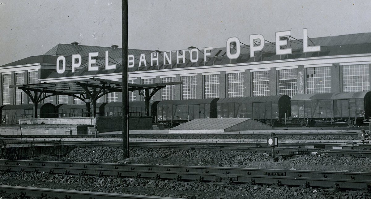 Opel-Bahnhof Rüsselsheim