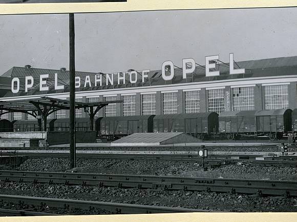 Opel-Bahnhof Rüsselsheim