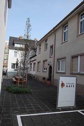 Blick von Süden in den "Kleinschen Hof" des Hauses Elisabethenstraße 68.