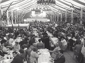 Die große Feier in Mainz 1962 wurde in einem Zelt für 3000 Personen gefeiert.