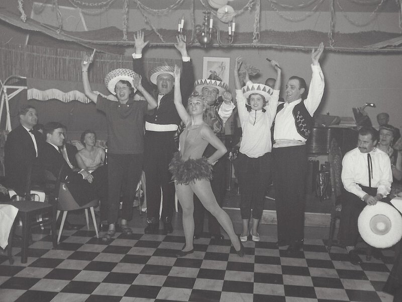 Hausball 1958: Eine Reise nach Kuba mit Rum, Salsa und Guantanamera.