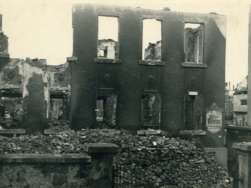 Elisabethenstraße 68 nach Bombenangriff 1944