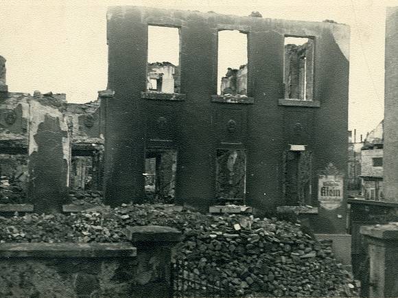 Elisabethenstraße 68 nach Bombenangriff 1944
