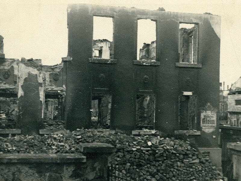 Elisabethenstraße 68 nach Bombenangriff 1944