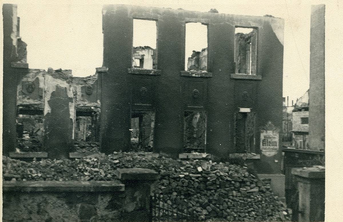 Elisabethenstraße 68 nach Bombenangriff 1944