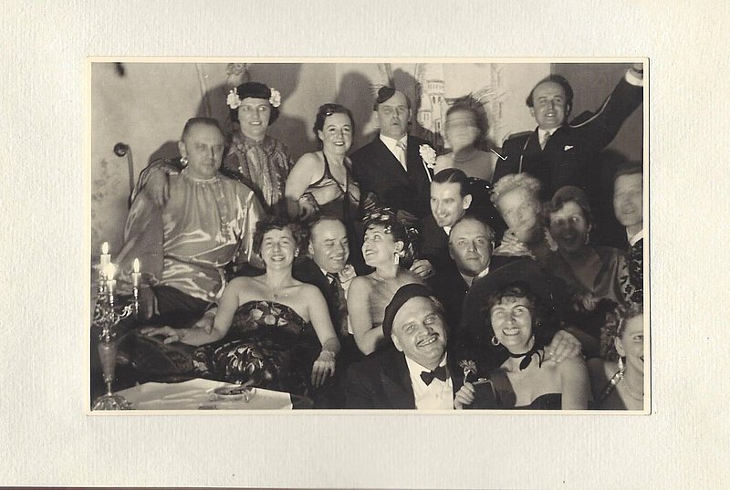 Familienmitglieder, führende Betriebsangestellte, Architekten, Baudirektoren und Vertreter der Banken waren jedes Jahr zu Gast.