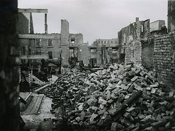 Elisabethenstraße 68-70 nach Bombenangriff 1944