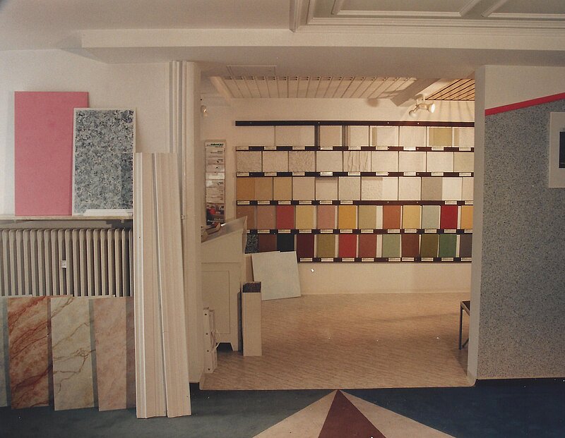 In den 90er Jahren wurden auch industriell vorgefertigte Platten und Paneelen eingesetzt.